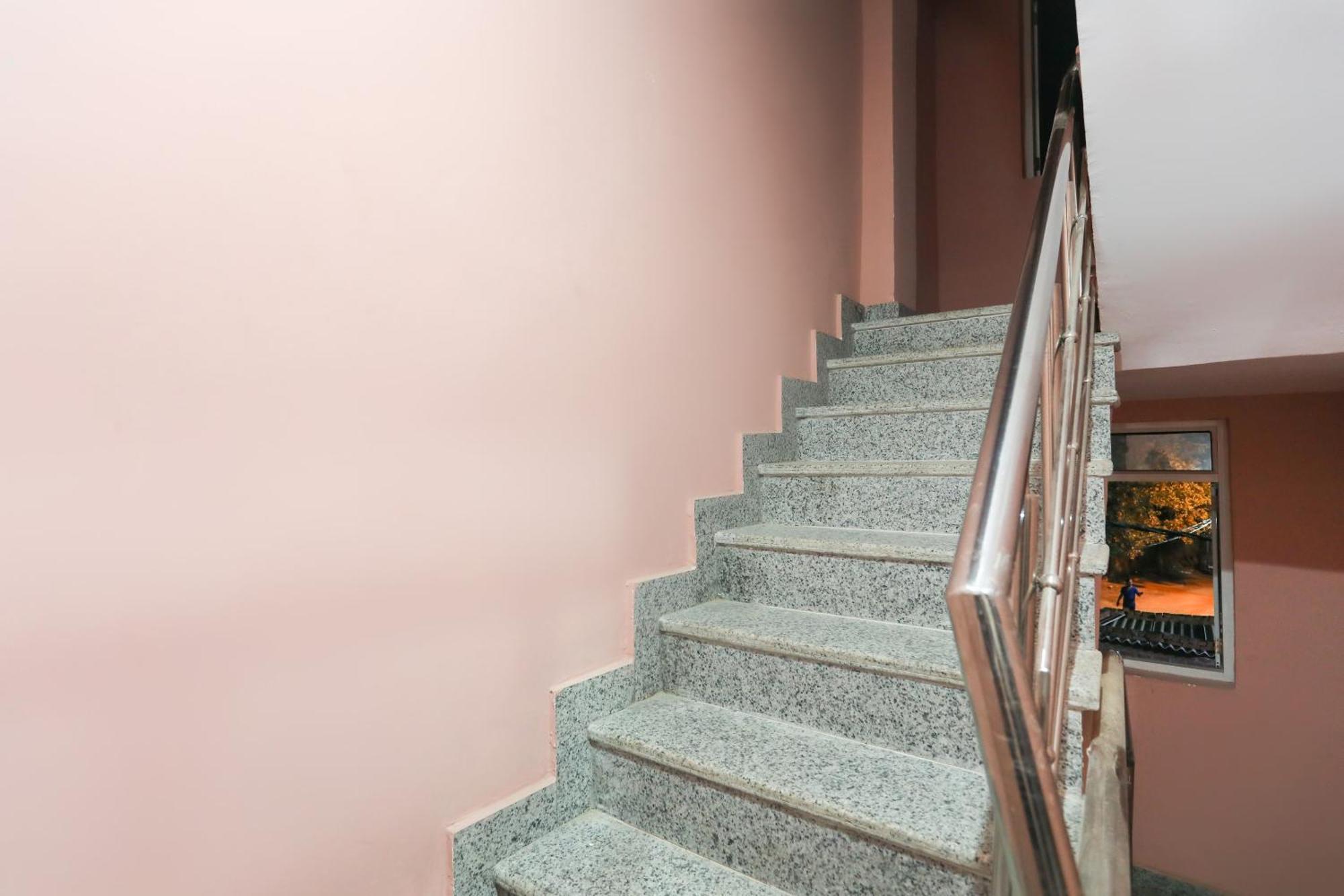 Hotel O Gdd Kuteer Noida Kültér fotó